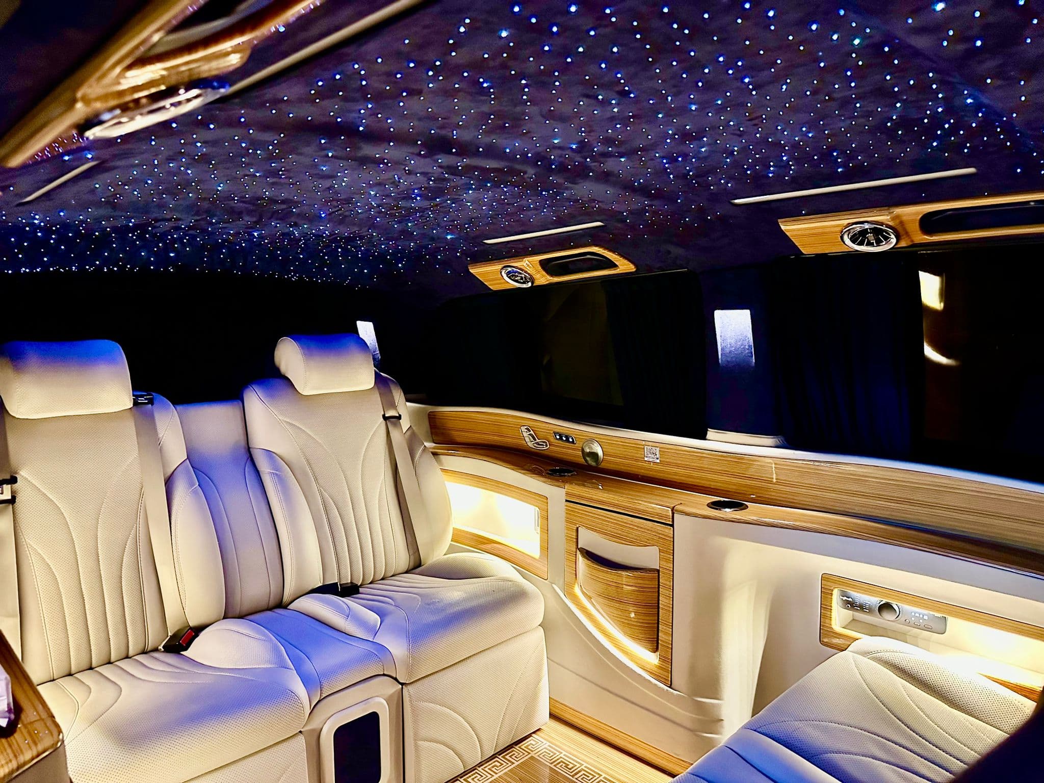 Maybach 1 to 4 VIP Ultra Luxury photo 3