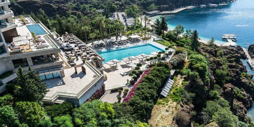 D Maris Bay Hotel private transfer